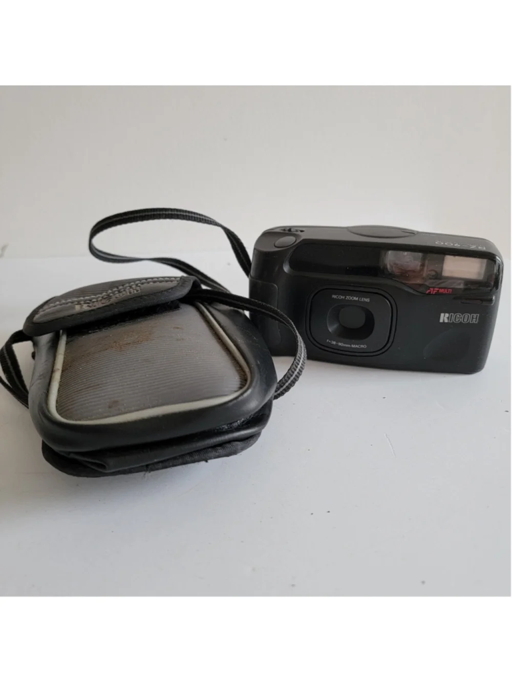 Ricoh Truzoom RZ-900 35mm Point & Shoot Film Camera 90s Vintage Case